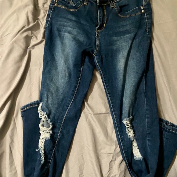 Ripped jeans - Picture 2 of 3